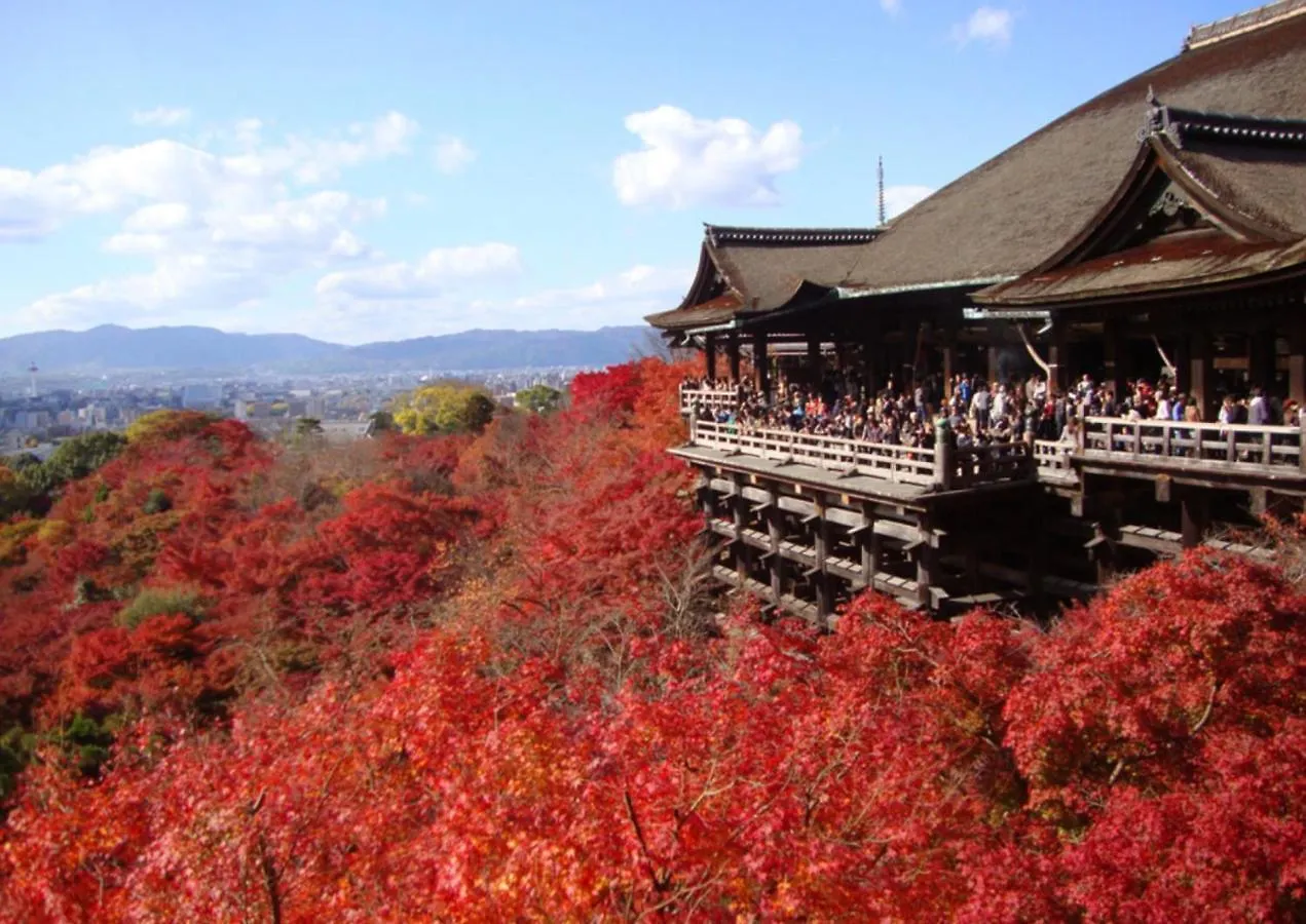 Kyoto Yamashina Hotel Sanraku 4*,